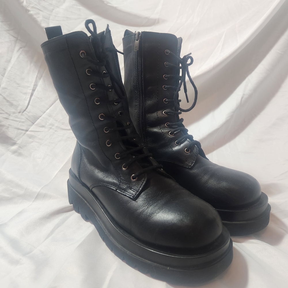 Black Lace-Up Women's Boots
